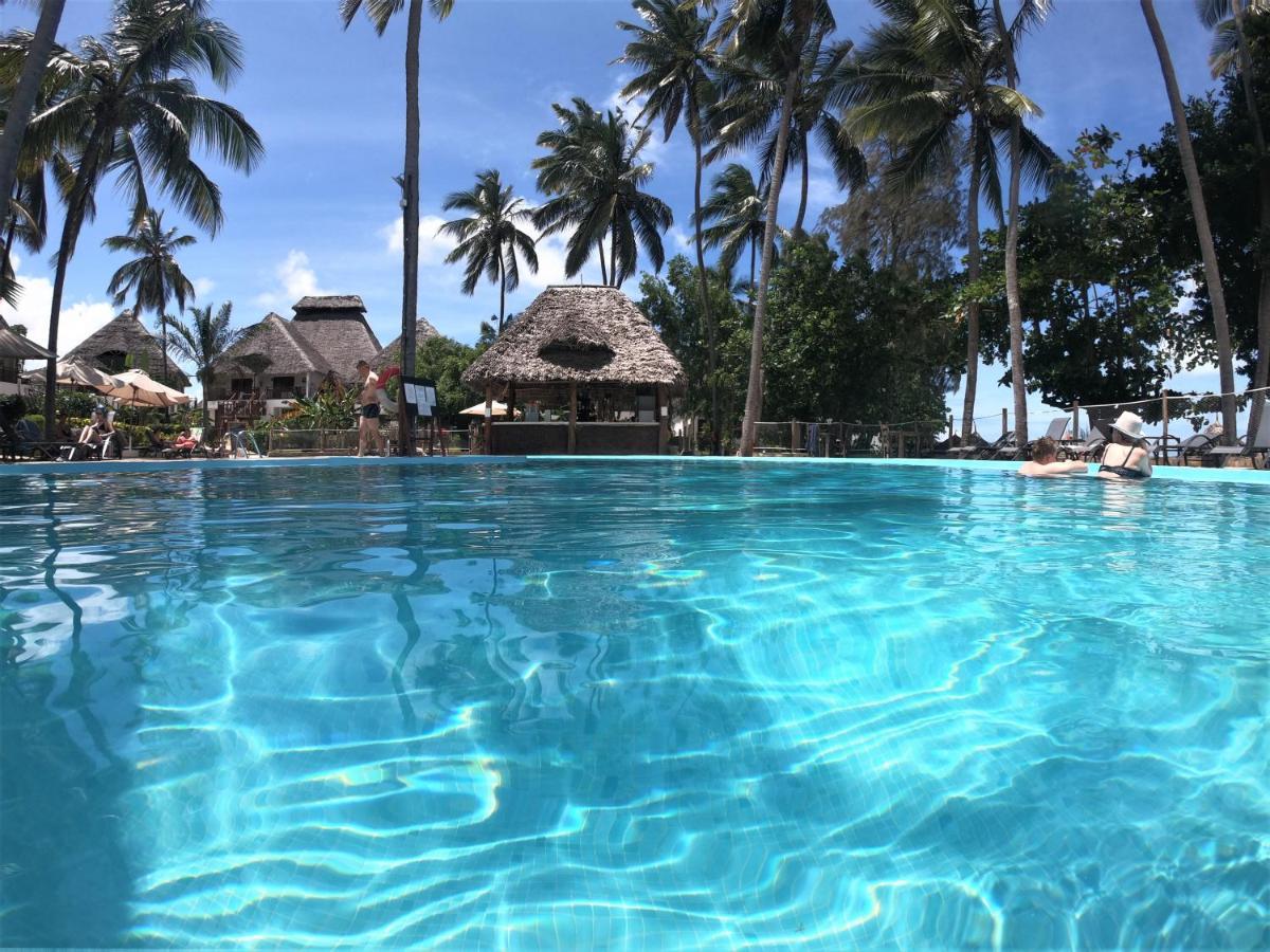 Resort Paradise &